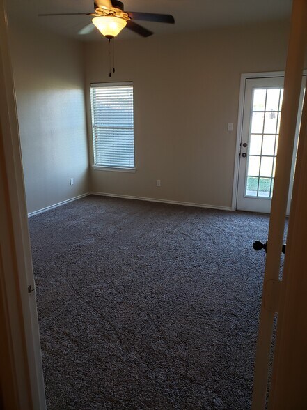 Building Photo - 1304 Piedmont Dr