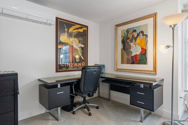 Building Photo - Large Updated SoMa Apartment!
