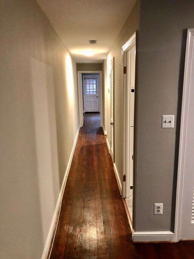 Building Photo - 939 25th St NW