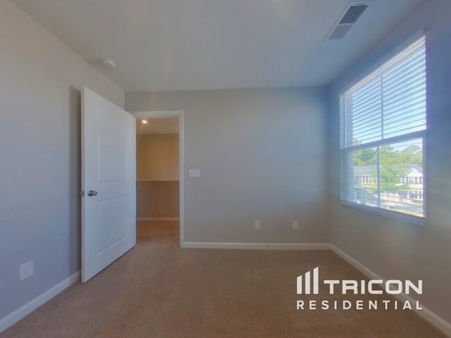 Building Photo - 1413 Kobuk Vly Ct