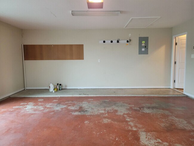 Building Photo - 2501 Leatherwood Dr