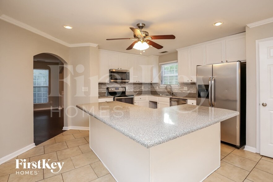 Building Photo - 148 Red Hawk Dr