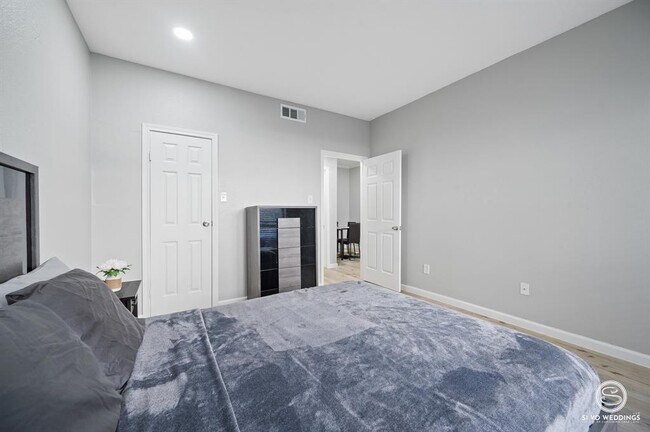 Building Photo - 7950 N Stadium Dr