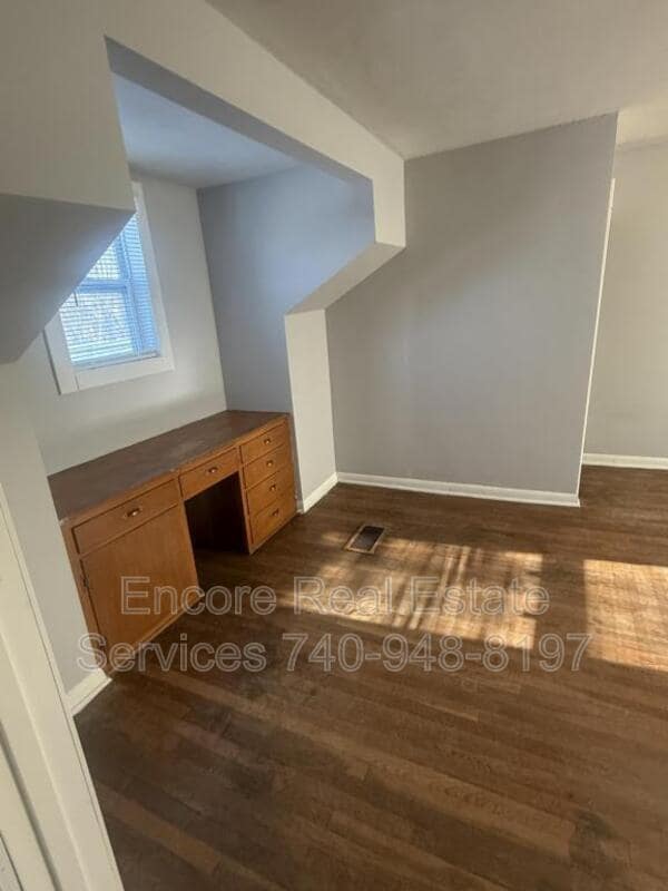 Building Photo - 70 Hoover St