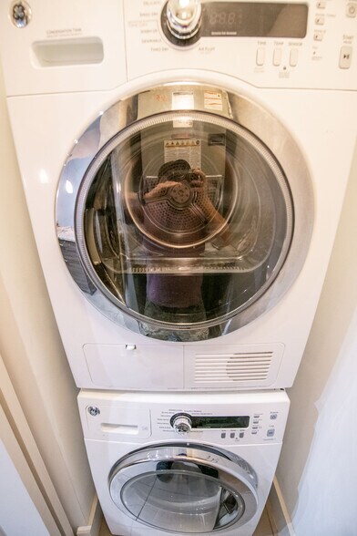 Building Photo - 64 Isle of Venice Dr