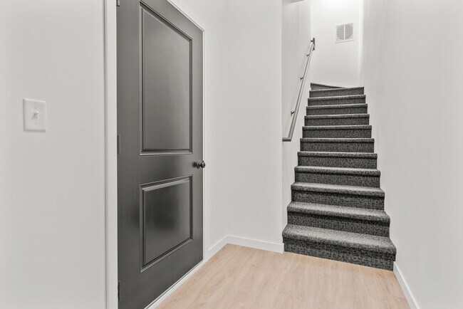 Building Photo - Woodline Townhomes