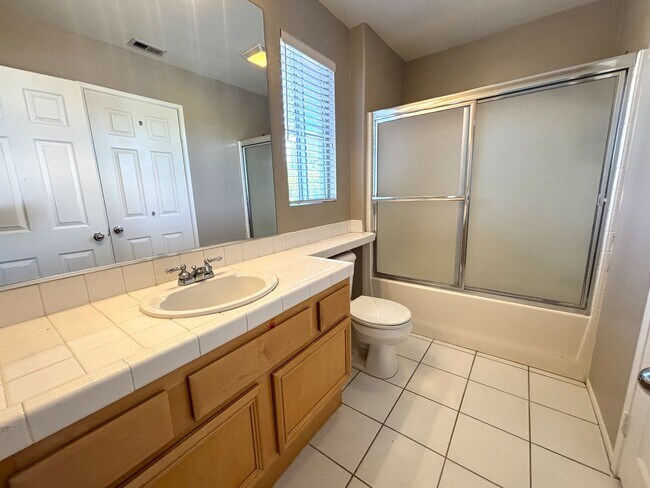 Building Photo - Your Dream Home Awaits in Summit Park – Br...