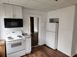 Building Photo - Spacious 4-Bedroom Apartment in Nashua, NH - Don't Miss Out!