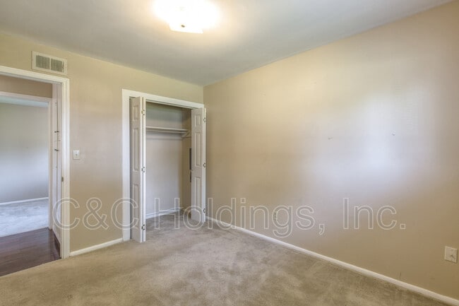 Building Photo - 119 S 200th E Ave