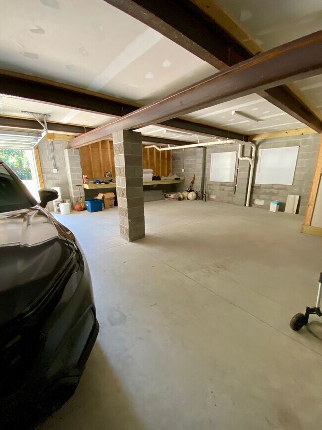 Building Photo - Gated Fairfield Harbour Home + Utilities + Wi-Fi Included