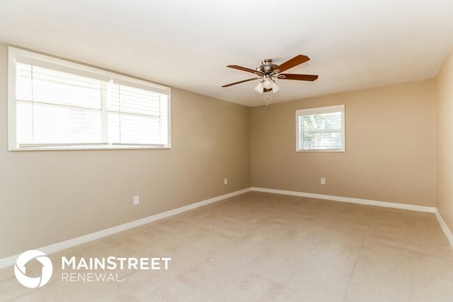 Building Photo - 7051 Lenox Dr