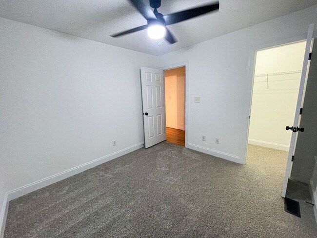 Building Photo - 282 Braddock Dr
