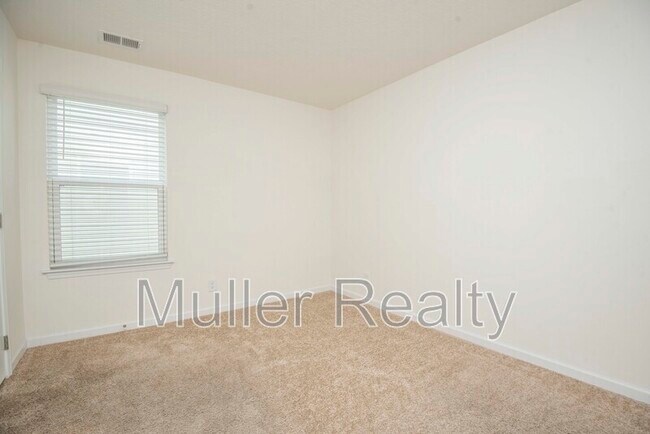 Building Photo - 173 Ash Ave