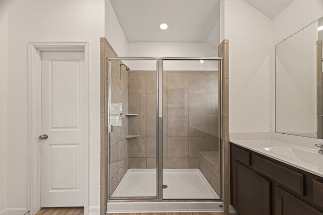 Building Photo - 1010 Schooner St