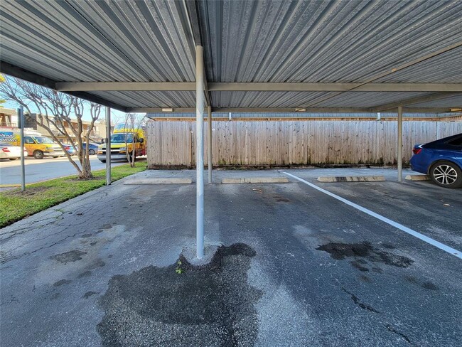 Building Photo - 9029 Gaylord Dr