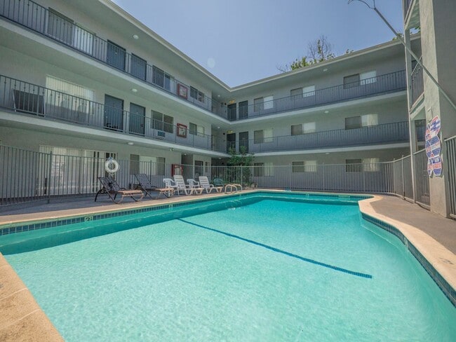 Building Photo - Stunning Upgraded 1 Bed/1 Bath with a Spacious Floorplan & Balcony!