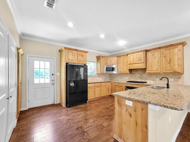 Building Photo - 1020 Elwood Rd