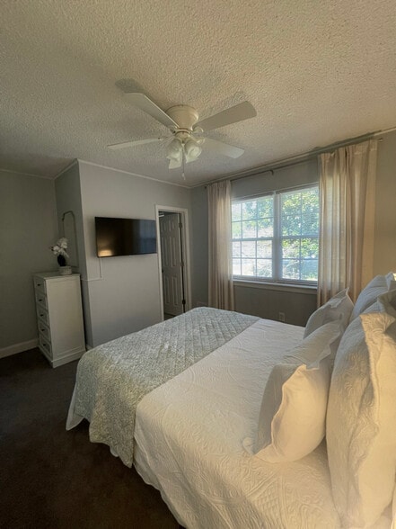 Building Photo - 2846 Walton Wy