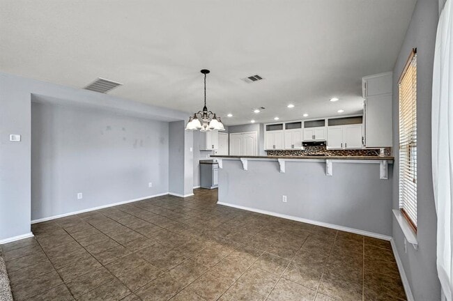 Building Photo - 214 Briarwood Dr