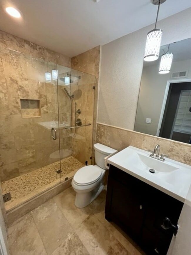 Building Photo - Village Park Single Story Home - Immaculat...