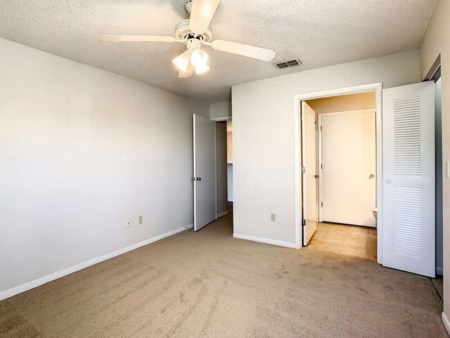 Building Photo - 713 Secret Harbor Ln
