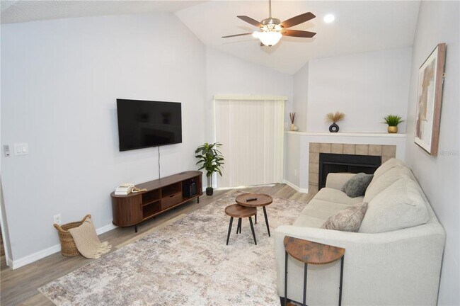 Building Photo - 8754 Mallard Reserve Dr