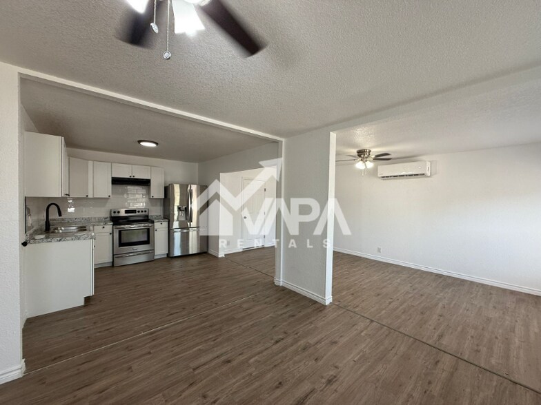 Building Photo - 5014 Benham Dr