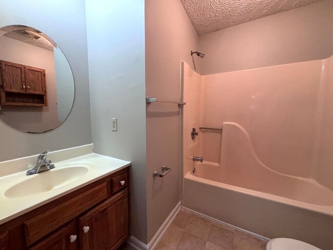 Building Photo - 1547 Londonderry Pl