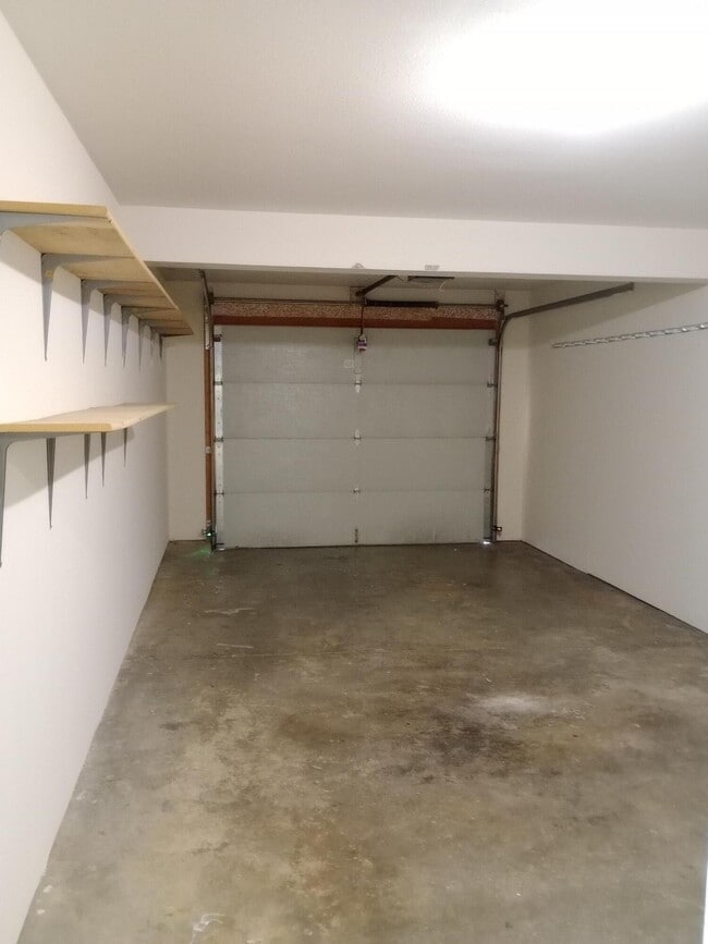 Building Photo - 702 Upland Creek Rd