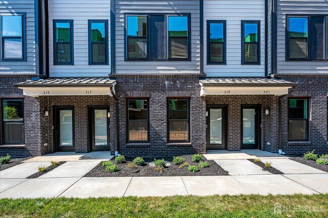 Building Photo - 317 Sadie Cir