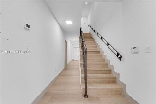 Building Photo - 456 SW 20th Rd