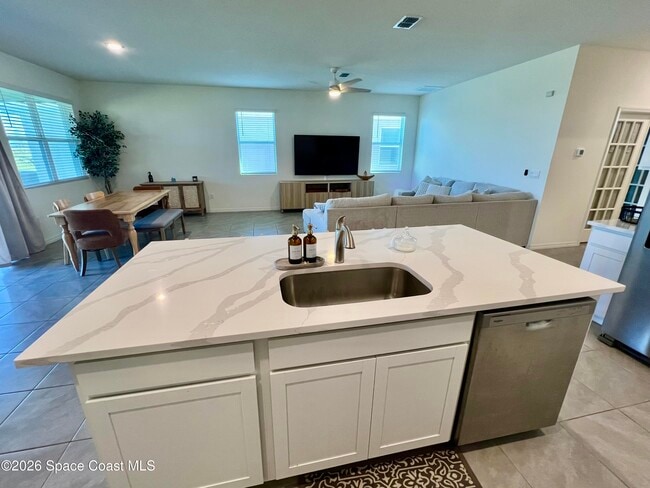 Building Photo - 1525 Criswell Ln SE