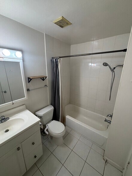 Building Photo - 662 Driftwood Ln