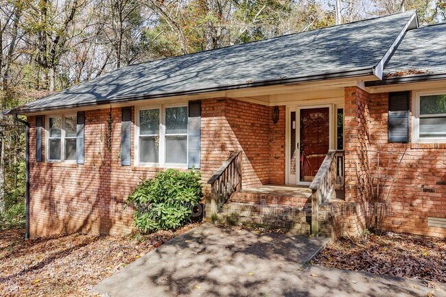 Building Photo - 1060 Windbrooke Ct