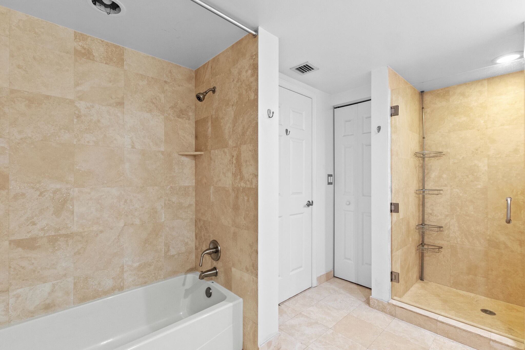 Building Photo - 1755 E Hallandale Beach Blvd