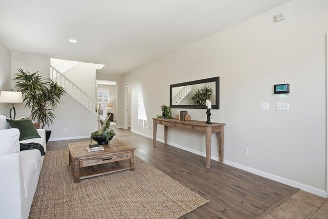 Building Photo - SPACIOUS & CLEAN 2 STORY, 4 BEDROOM, 2.5 BATH IN NATOMAS