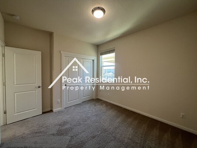 Building Photo - Beautiful Folsom 4bd/3ba Home with 2 Car G...