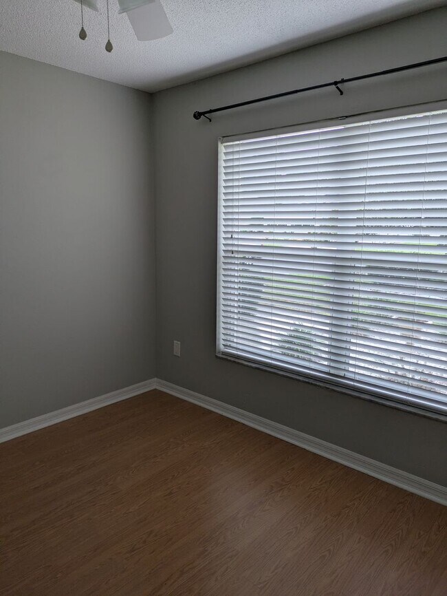 Building Photo - 866 Oak Forest Dr