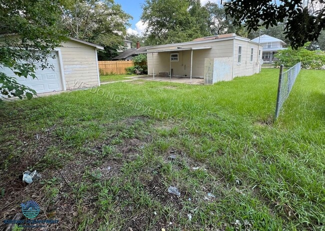 Building Photo - 2104 Evergreen Ave