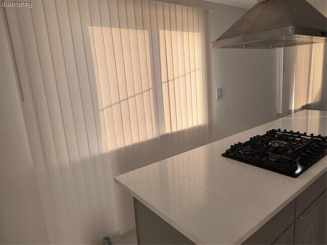 Building Photo - 18080 Westphalia St