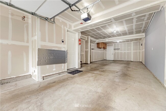 Building Photo - Everett 308-Grace Kim
