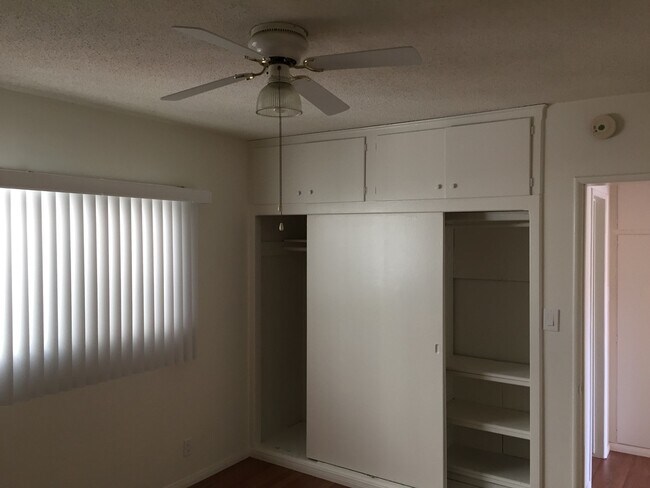 Bedroom - 545 N Hoover St