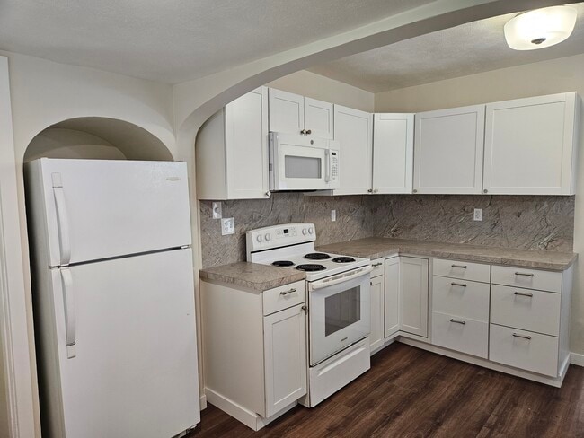 Building Photo - 1133 N Hayes Ave