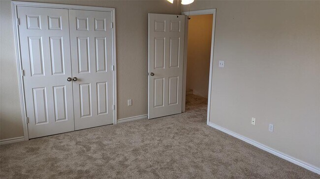 Building Photo - 114 Sendero Dr