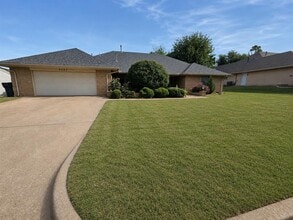 Building Photo - 4009 Cherry Hill Ln