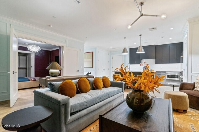 Building Photo - 19 Washington St