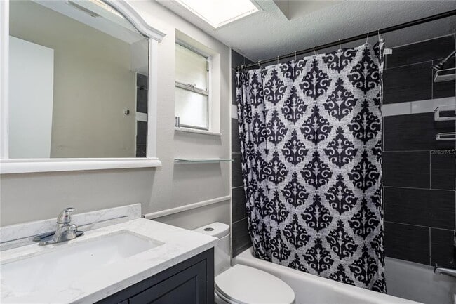 Building Photo - 1551 41st Ave Dr E