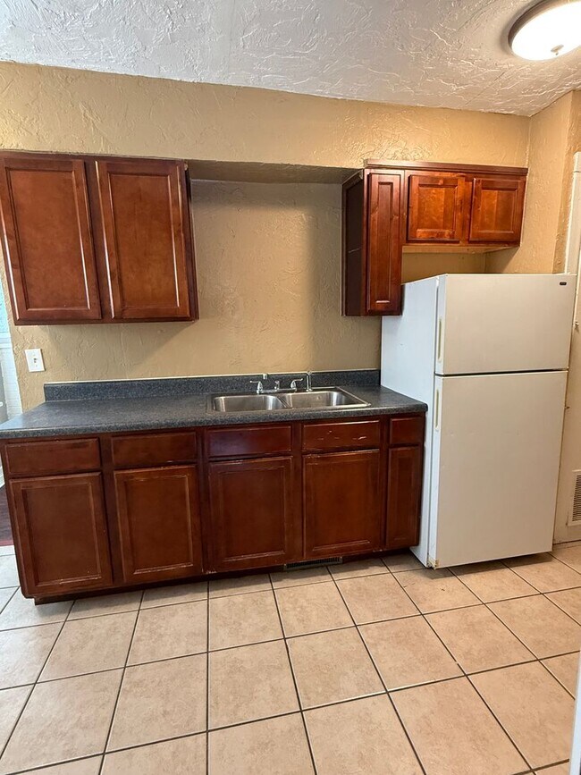Building Photo - Cozy 1BR in the Heart of OKC – Walk to Plaza District