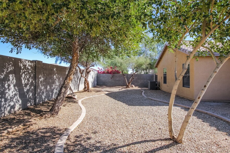 Building Photo - 9642 W Kingman St