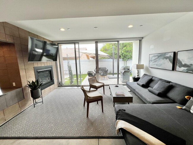Building Photo - 73801 Shadow Mountain Dr